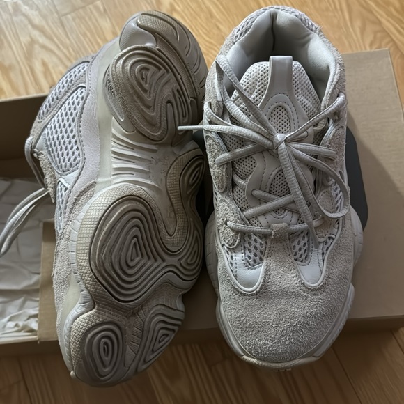 Yeezy 500 - Picture 3 of 6